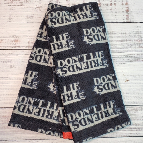 Netflix Stranger Things TV Show 2 Pack Hand Towels Set Friends Don't Lie 15 x 25 - Picture 2 of 2